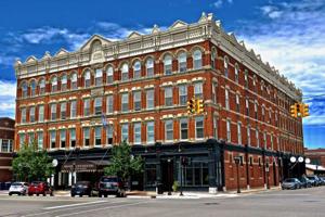 315 Center Ave