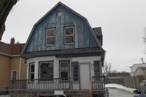 1005 E Clara St