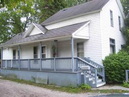 906 N Henry