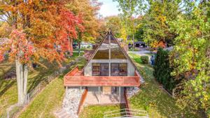 2625 N Lakeview