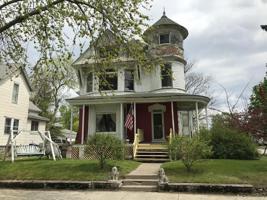 400 N Walnut