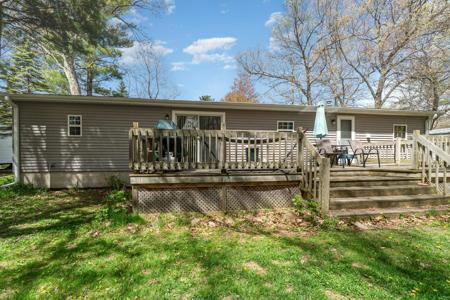 5723 Oakridge Dr