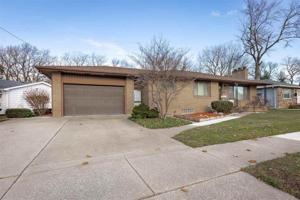 302 W Smith St
