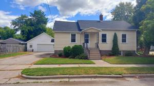 1301 Elm St