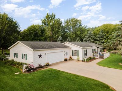2360 E Linwood