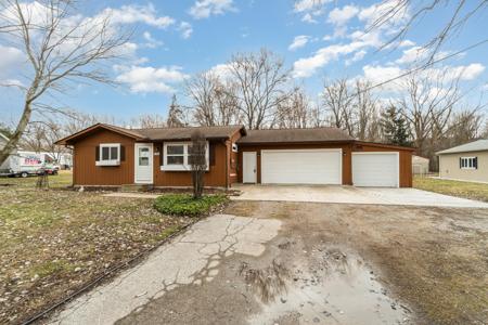 3830 Lauria