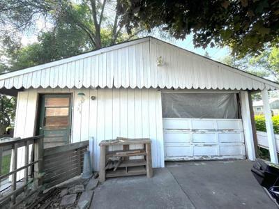 1115 N Henry