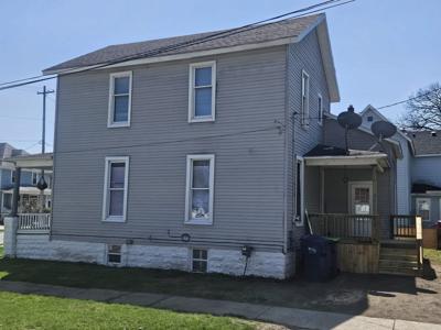 211 N Wenona