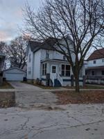 305 N Walnut