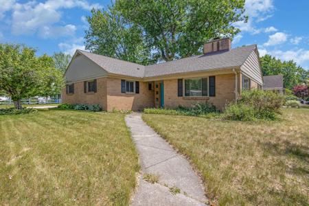 1512 Woodmere Pl