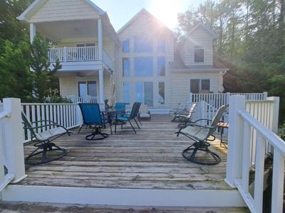 21 E Lakeshore