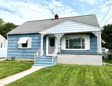 904 W Hart