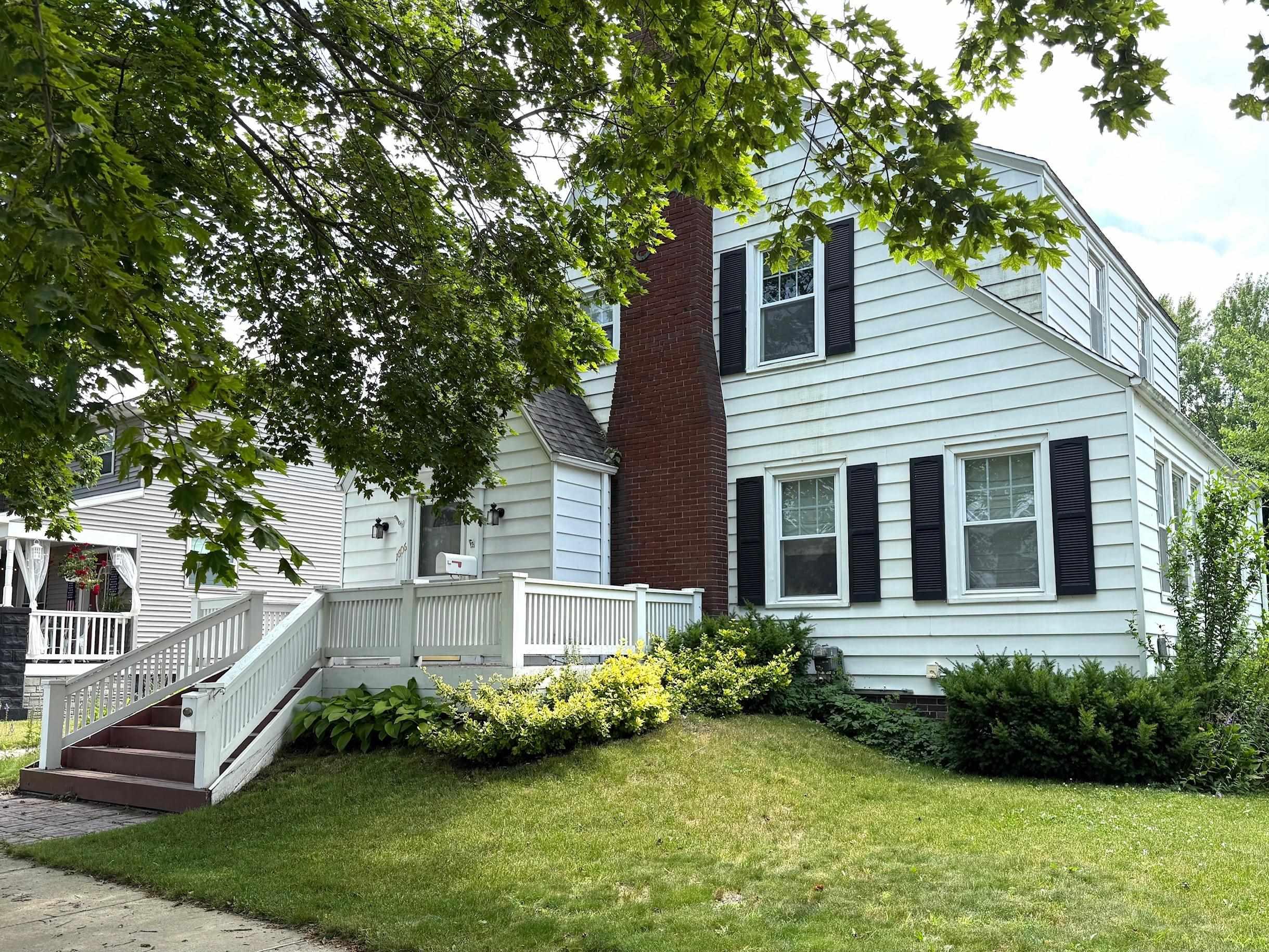 Image 1: 1 1/2 STORY HOME