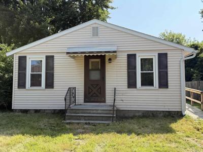 1052 Pine
