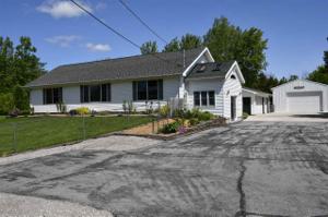 1228 W Hampton