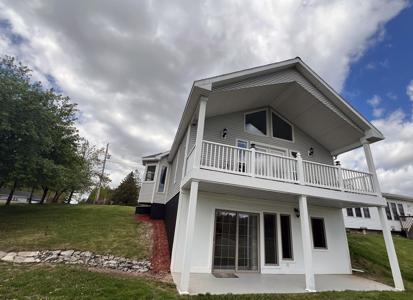 5818 N Lake