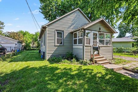 3104 N Van Buren
