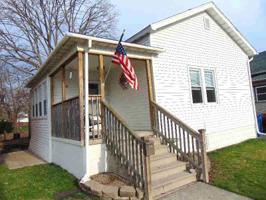305 N Dewitt