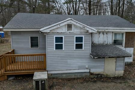 5330 E 11th