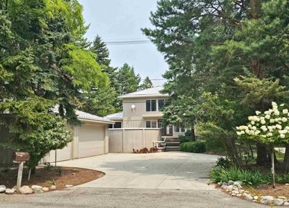 282 Killarney Beach