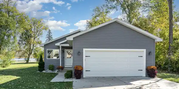 233 Lakeview