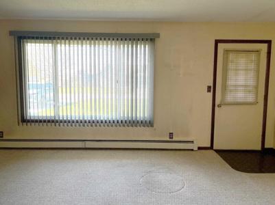 401 W Clara