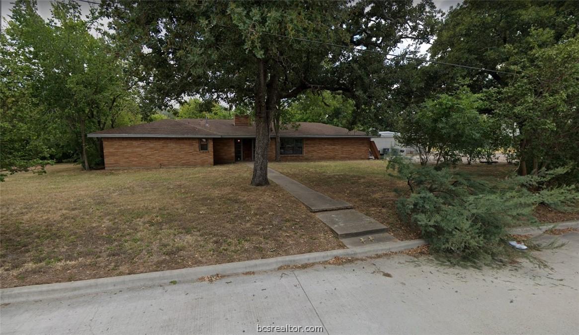 Image 2: 403 Sulphur Springs - House
