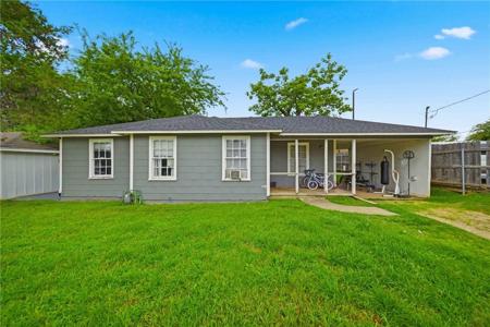 3006 First St