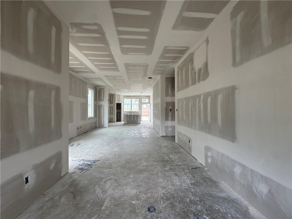 Image 4: View of unfurnished living room