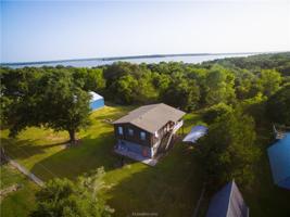 1029 Lakeview Lane