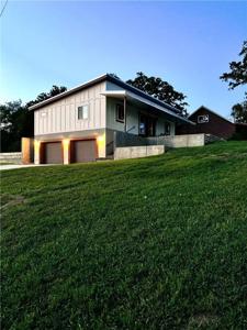 114 Lakeview Drive N