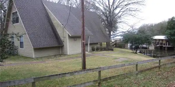 20414 Lakeshore Drive