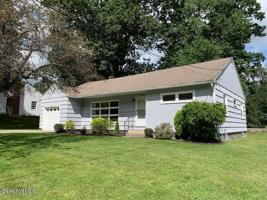 6 Leslie Ave