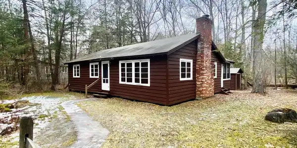 18 Beachwood Dr