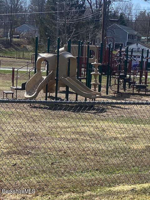 Image 4: Playgroung Close By