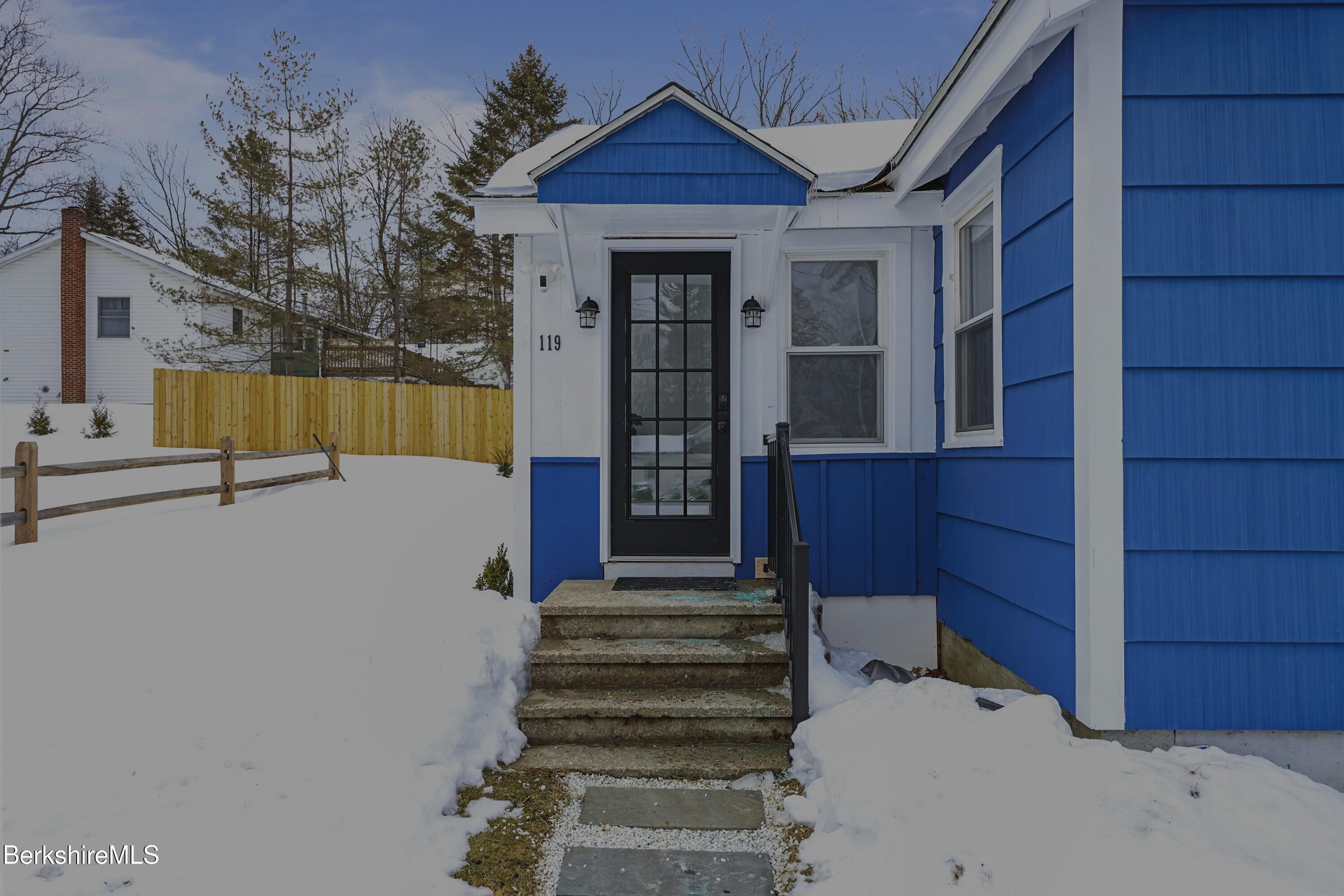 Image 3: 25 Exterior Front