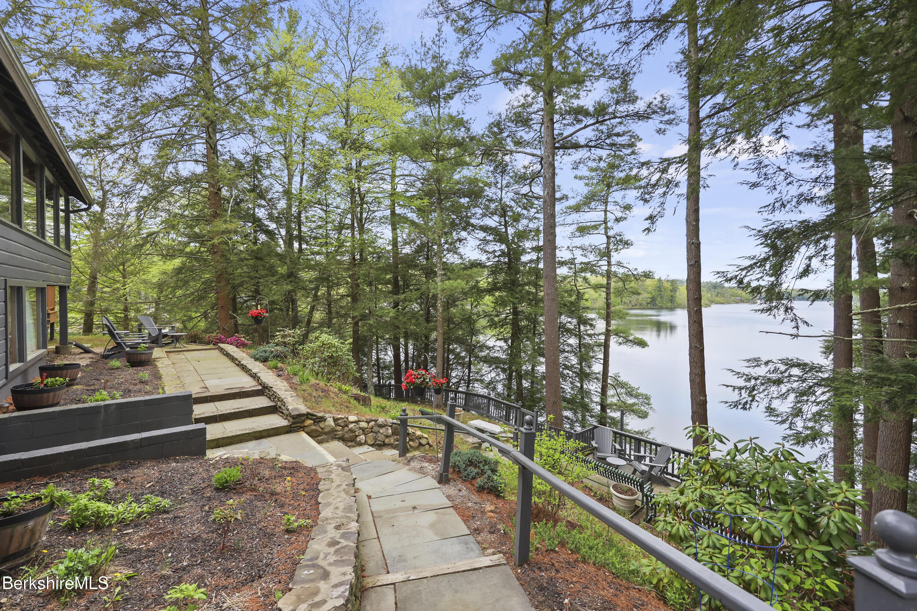 Image 3: 320 Back Yard