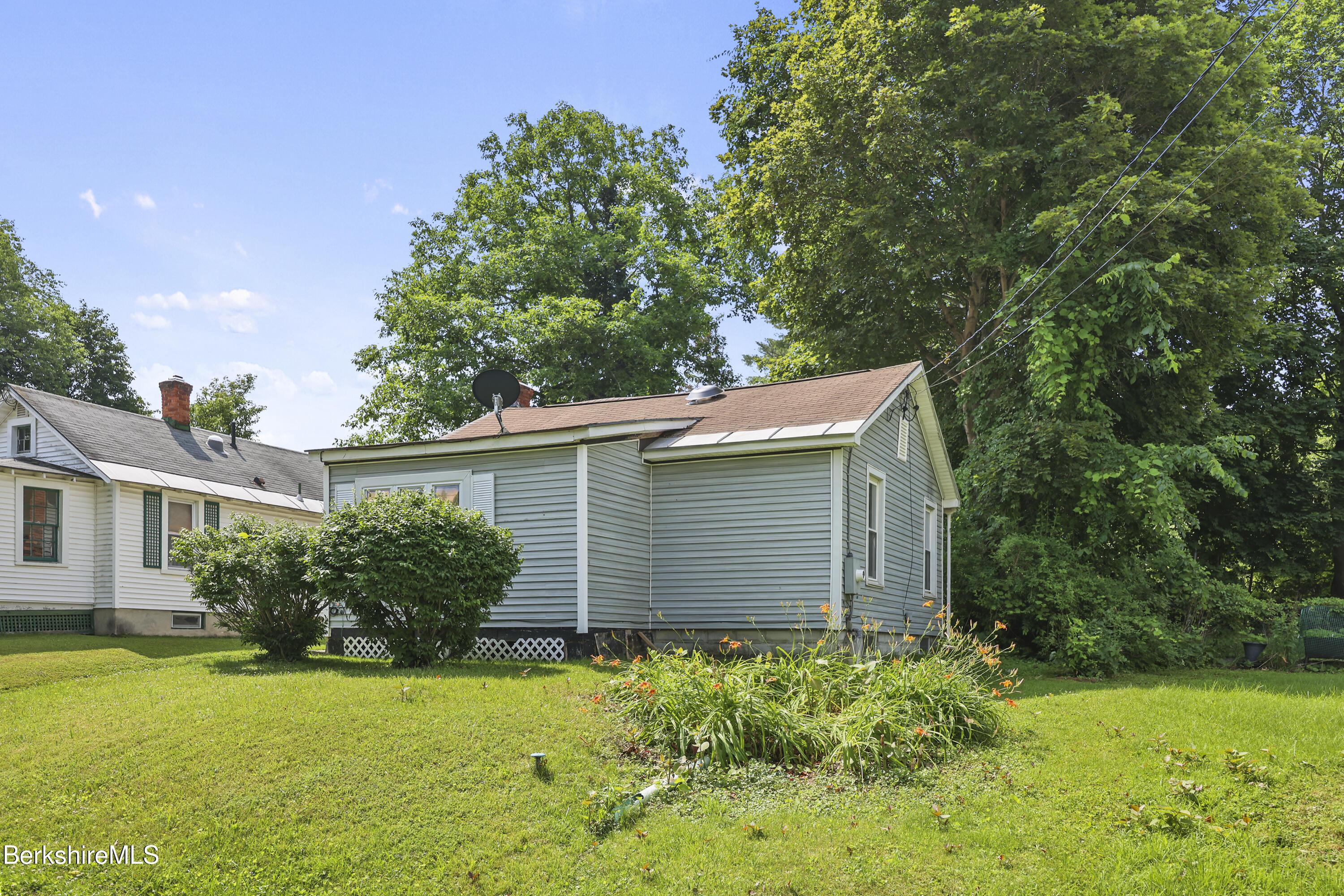 Image 2: 15 Exterior Front