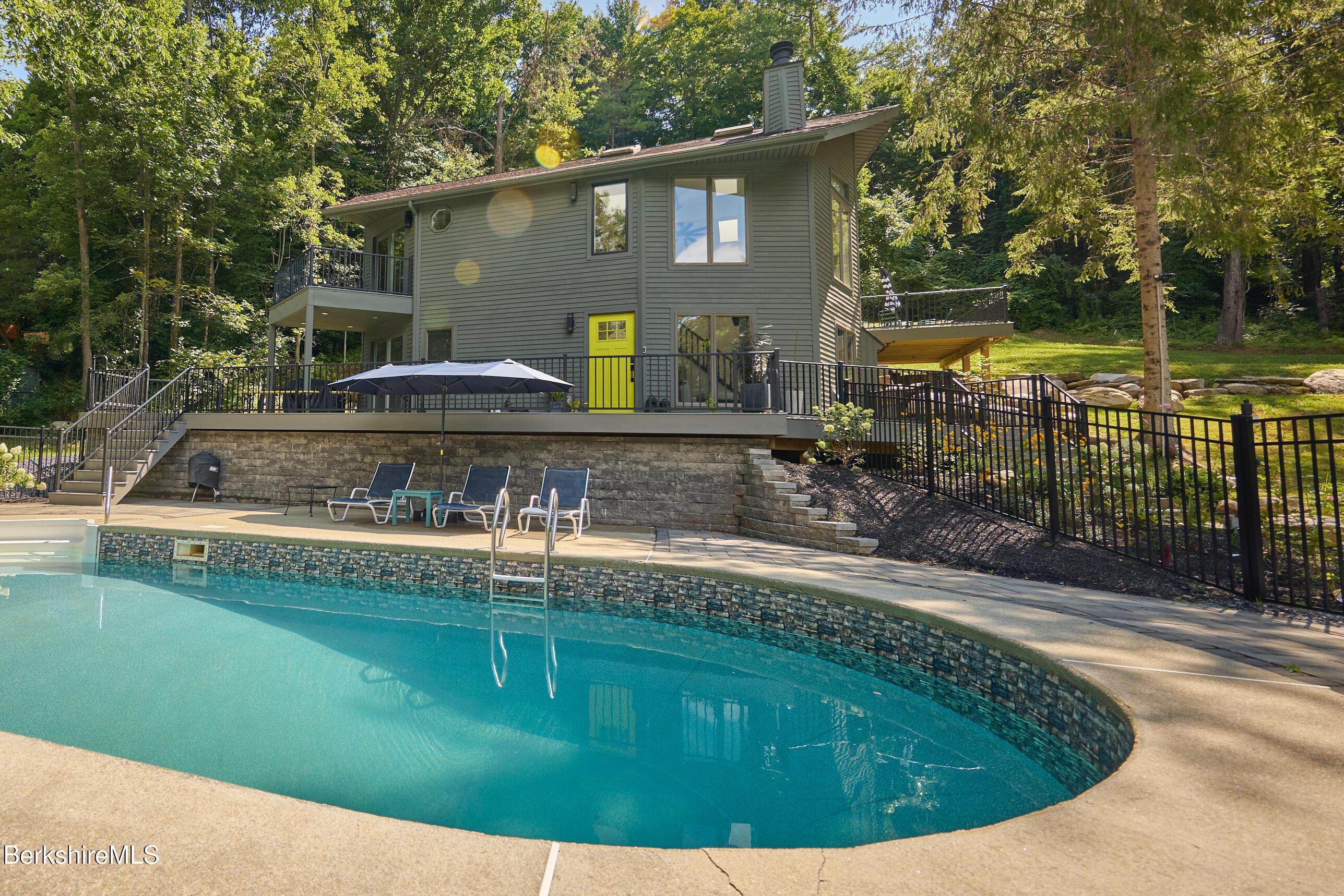 Image 2: Swimming Pool