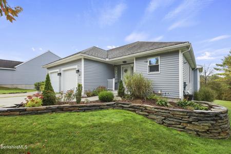 28 Walden Ln