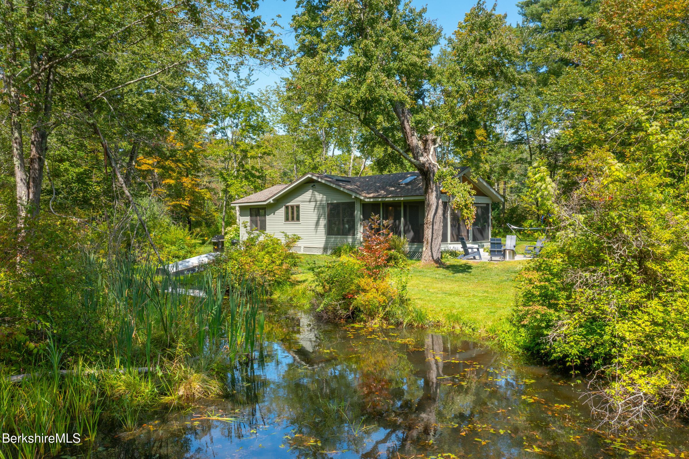 Image 1: HOUSE AND PEPPERMINT BROOK