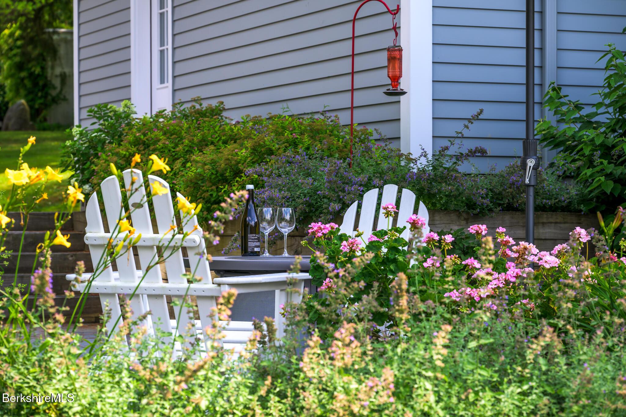 Image 3: Bluestone Patio