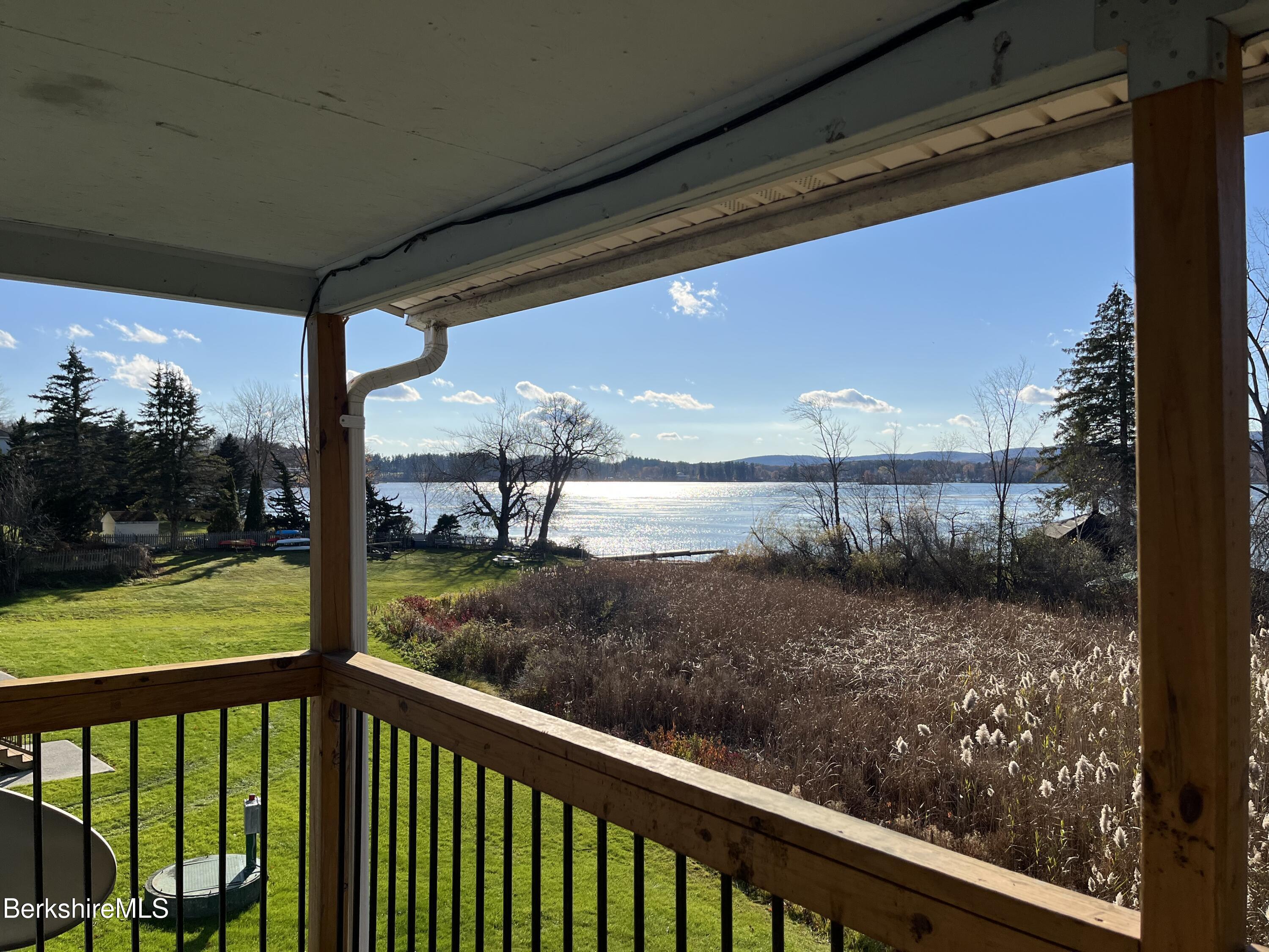 Image 1: Deck view A