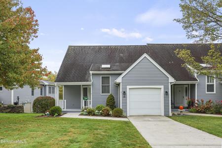 26 Walden Ln