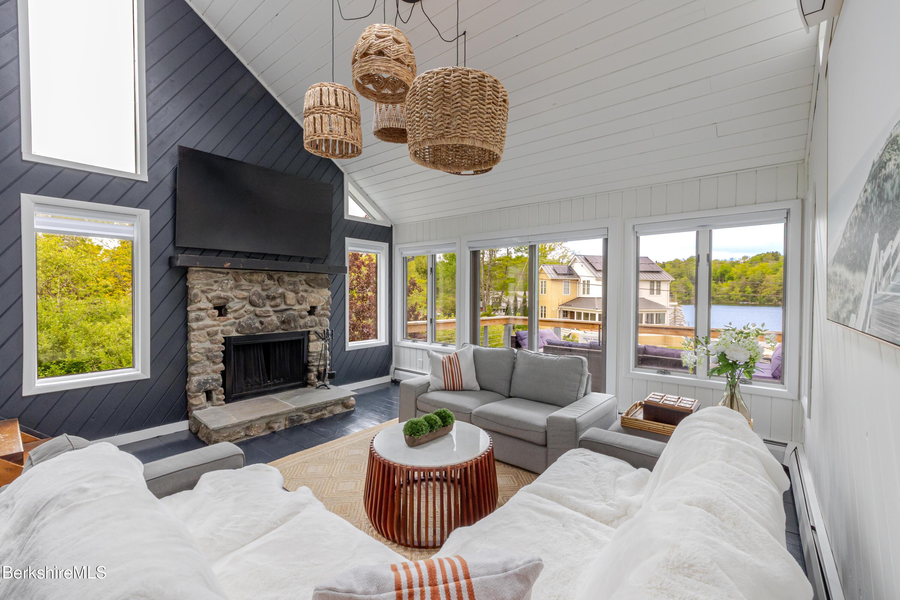 Image 1: Living Room