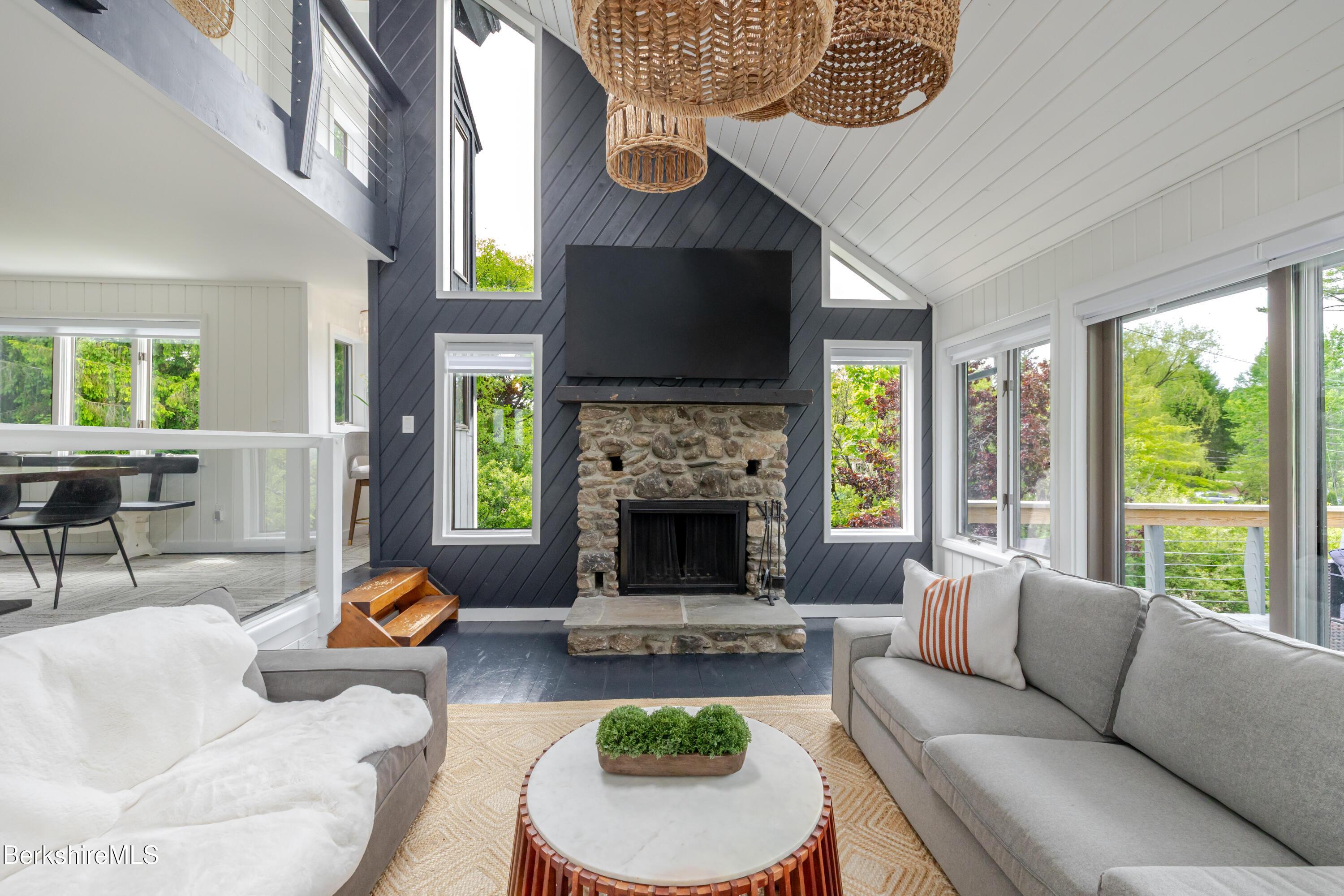 Image 2: Living Room