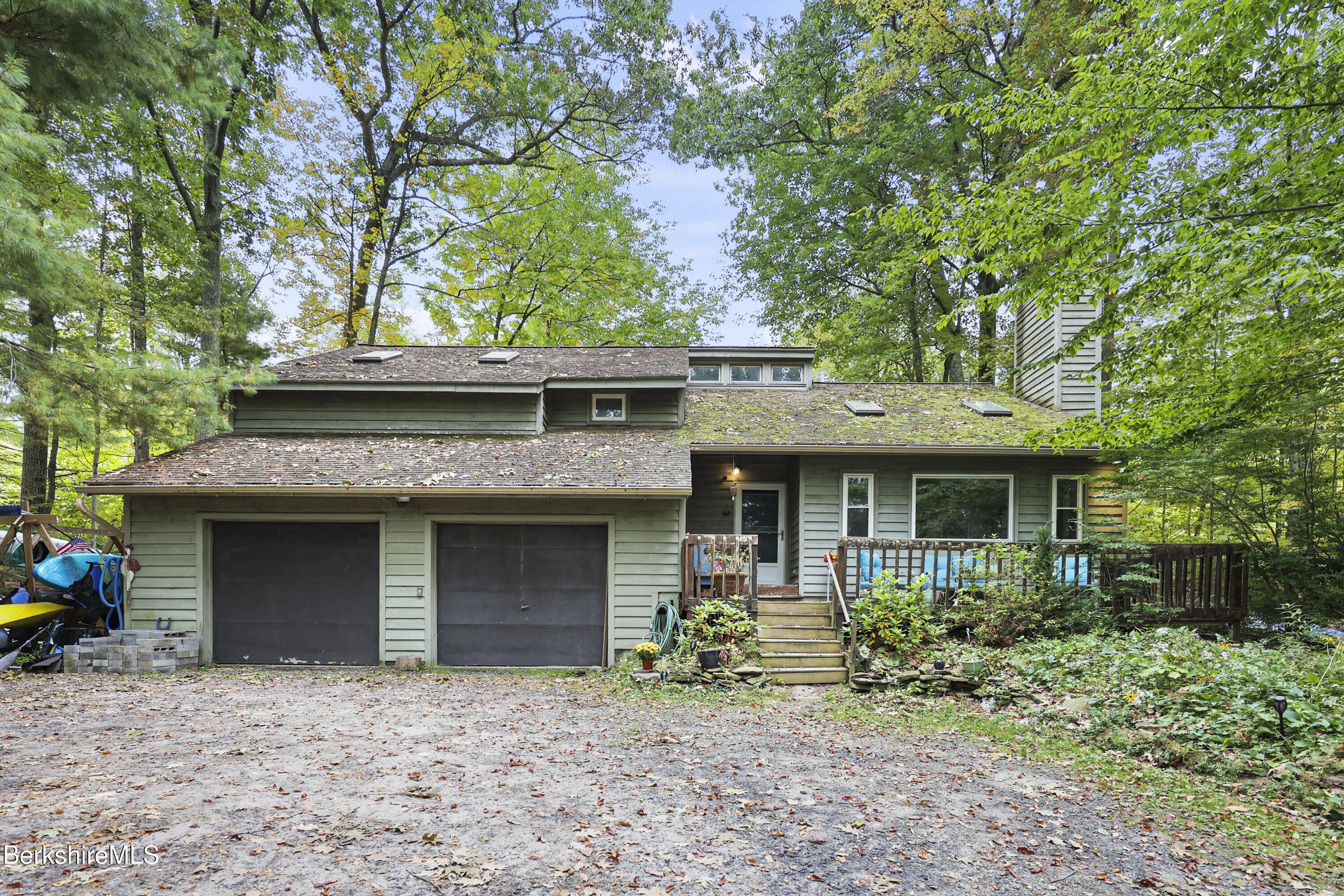 Image 1: 5 Exterior Front