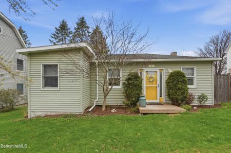 62 Thomas Rd