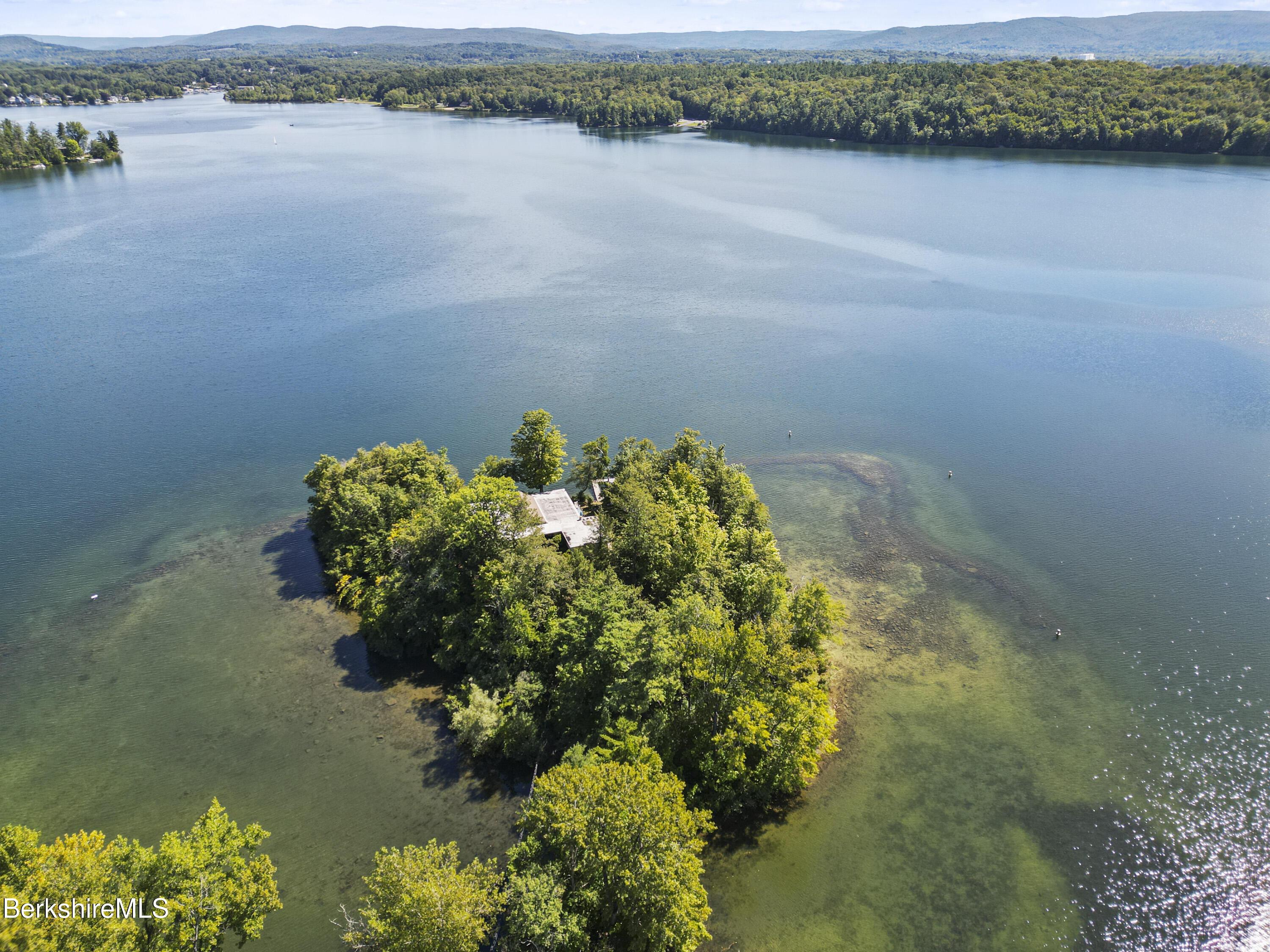 Image 1: 910 Aerial View