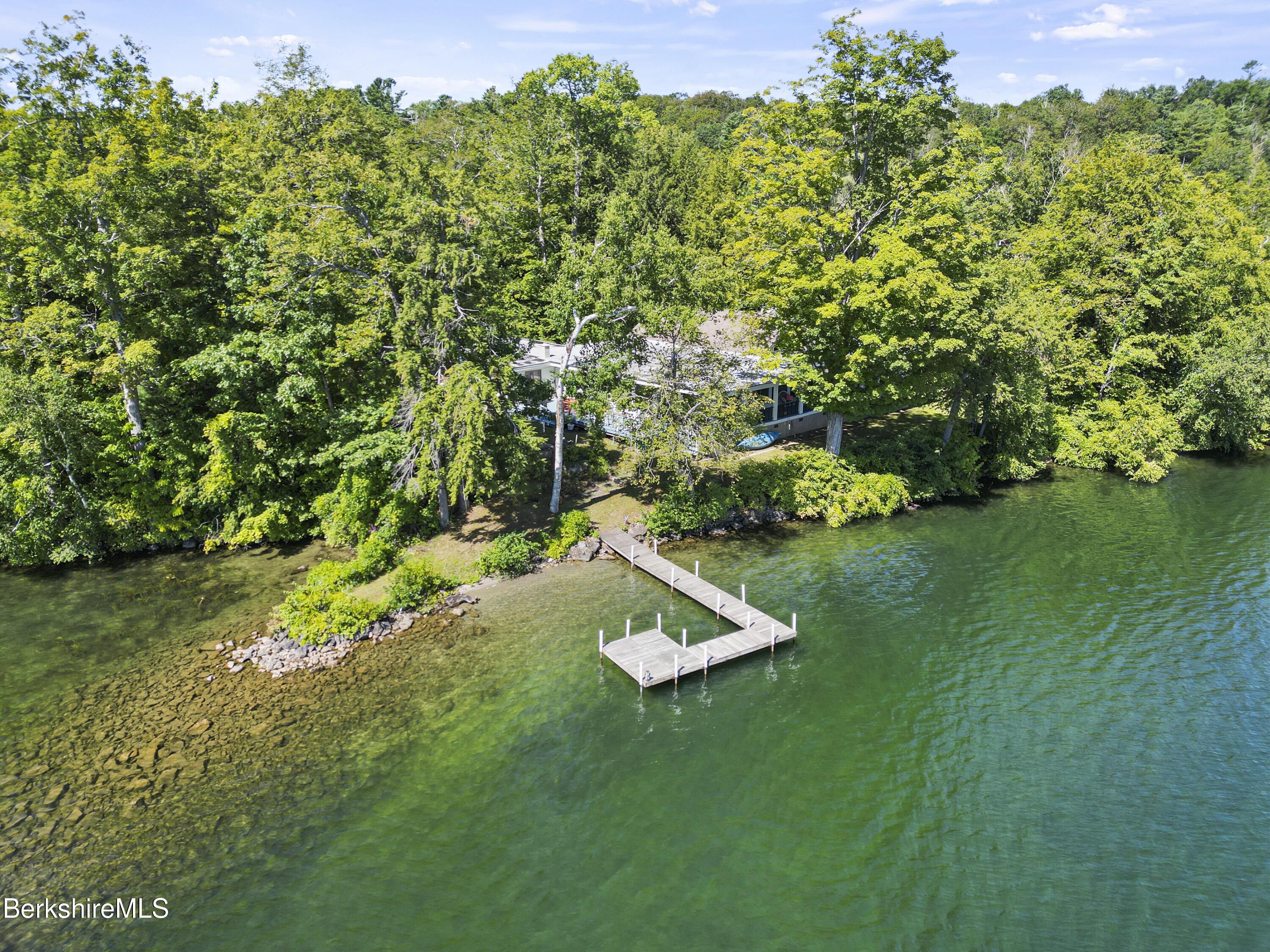 Image 3: 930 Aerial View
